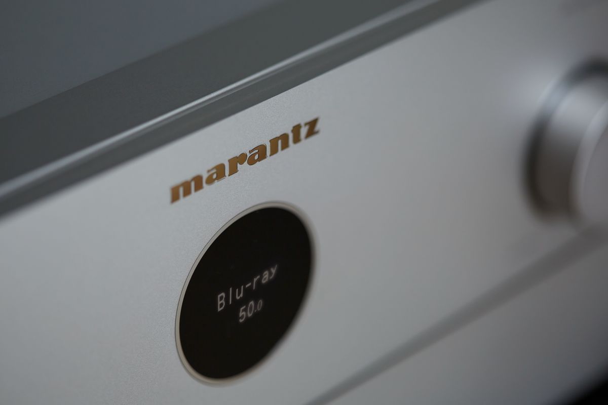 AV Ресивер Marantz Cinema 50 Silver-Gold
