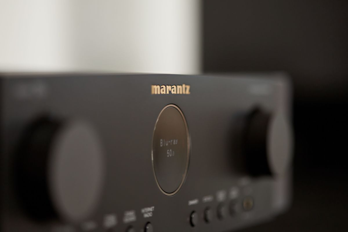 AV Ресивер Marantz Cinema 70s Black