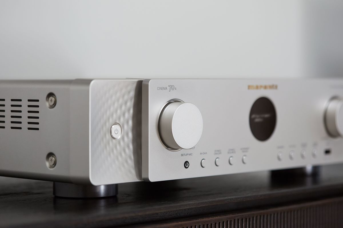 AV Ресивер Marantz Cinema 70s Silver-Gold